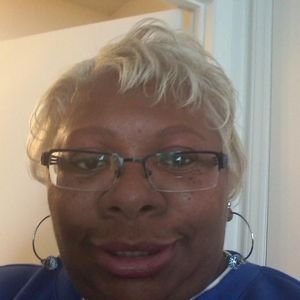 Meet your Posher, Elaine